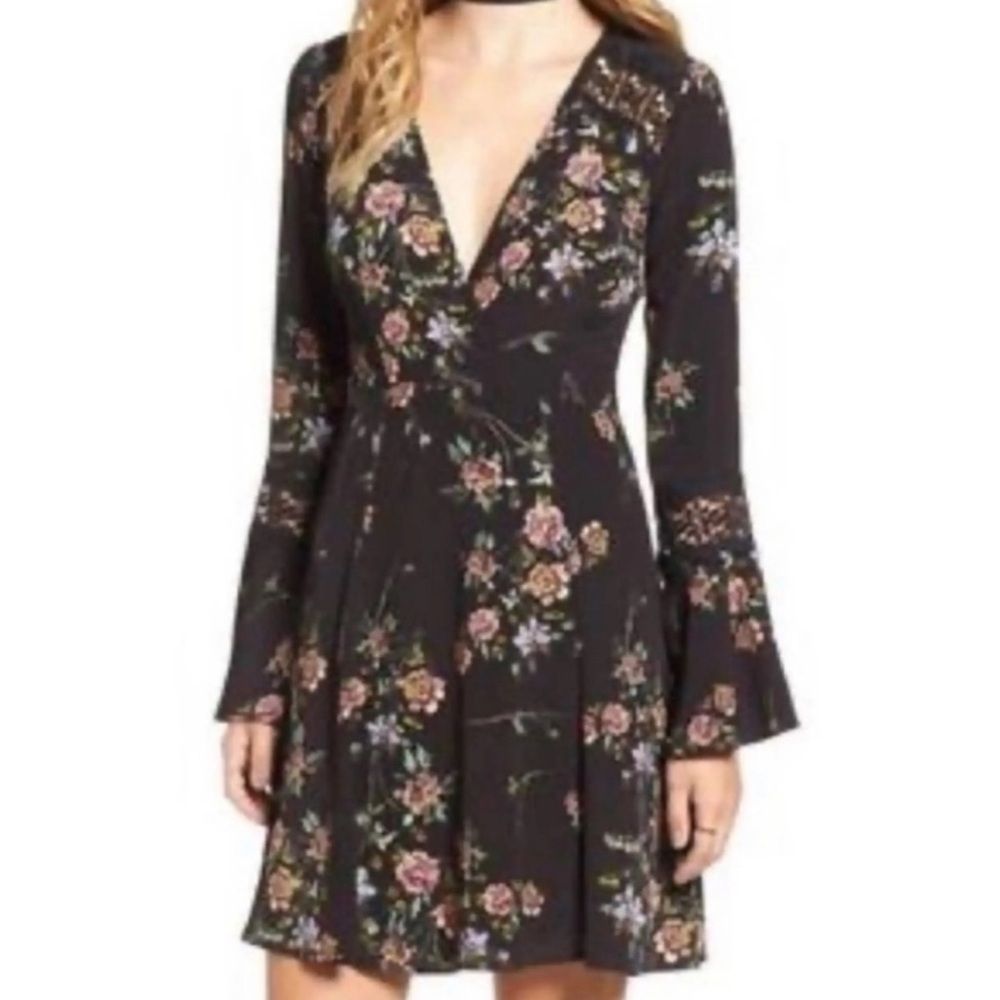 ASTR THE LABEL Lace Bellsleeve Romantic Coquette Witchy Black Floral Flowy Dress